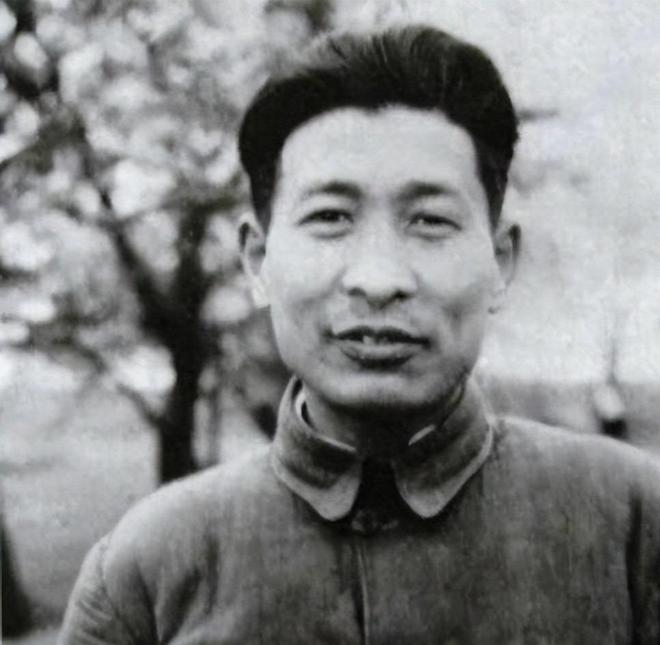 谋长家世显赫的她53岁却没生下一儿半女九游会登录j9入口爷爷开国上将爸爸副参(图5)